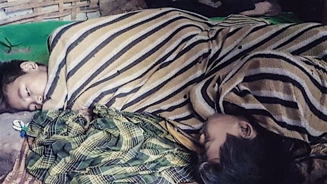 Bantu renovasi rumah keluarga Mbah Anwar