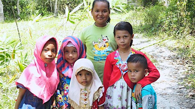 Bantu Ransel Buku Mewujudkan Mimpi Anak Kalimantan