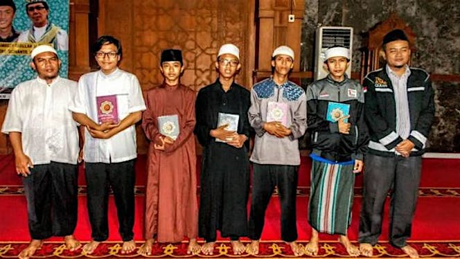 Membangun kampus Qur'an bersama-sama