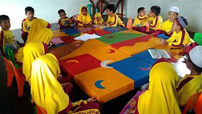 Bantu Yatim Dhuafa Ngaji dan Sekolah