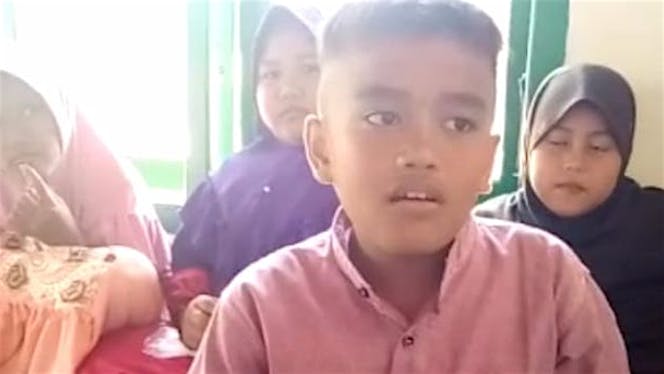 Bantu Ridwan Bisa Bicara dan Mendengar Quran