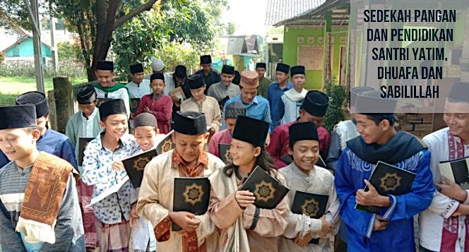 Sedekah Santri Penghafal Al-Quran dan Kitab Kuning
