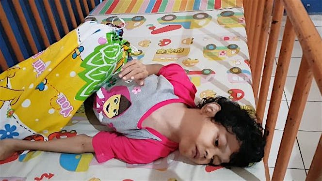 Bantu anak-anak di Panti Tunaganda untuk tersenyum