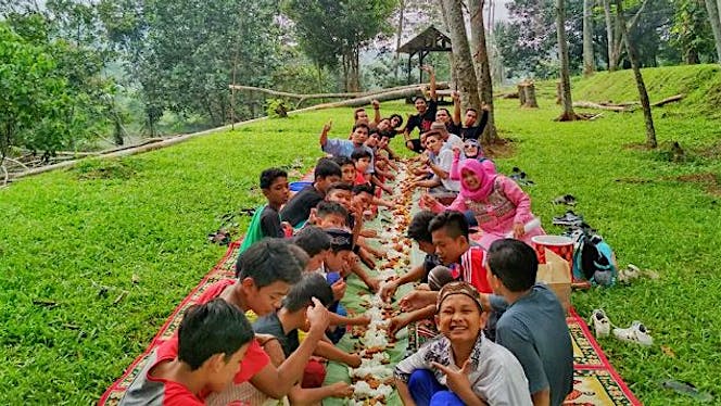 Bantu Kami Untuk Makan Anak Yatim Dhuafa
