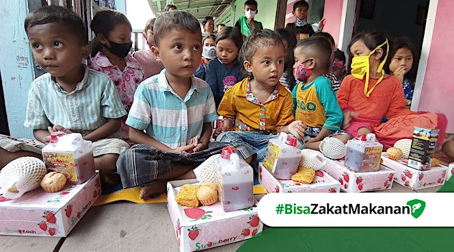 #BisaZakat Bagi Makanan untuk Korban COVID-19
