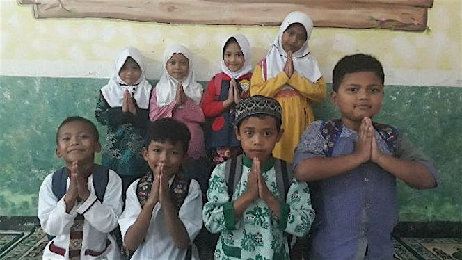 Bantu Al-Qurba Lengkapi Fasilitas Madrasah