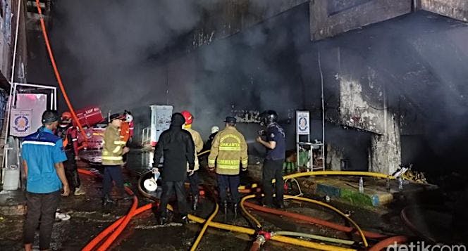 Bantu pedagang Pasar Minggu pulih dari kebakaran