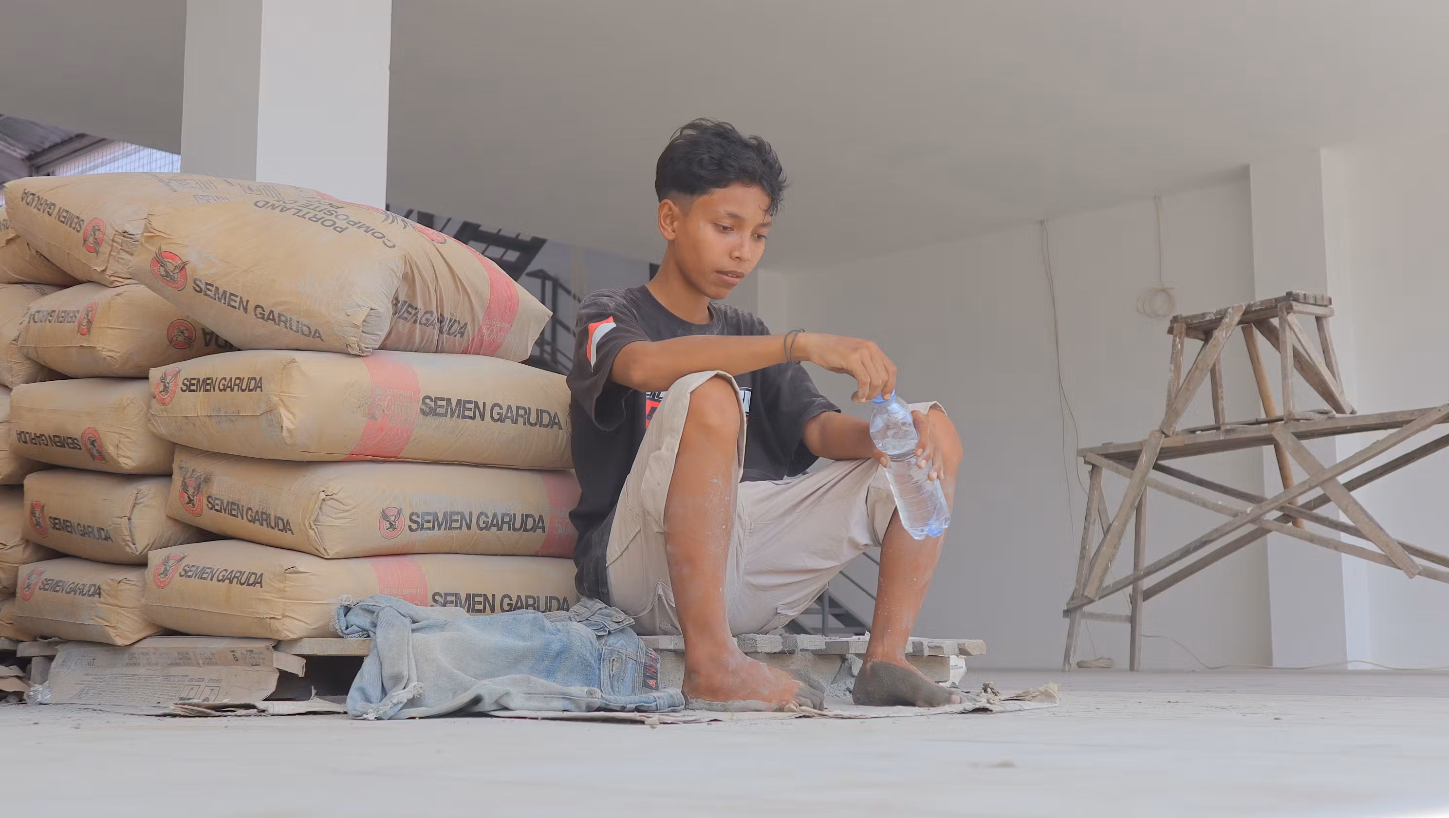Potret Windi saat jadi kuli