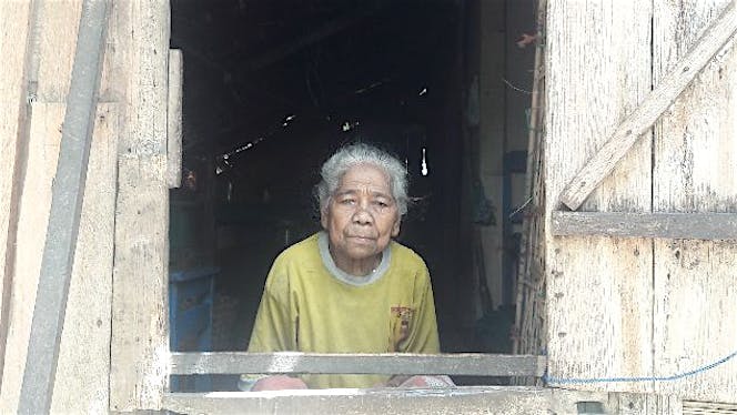 Bantu Nenek Wa Huumu