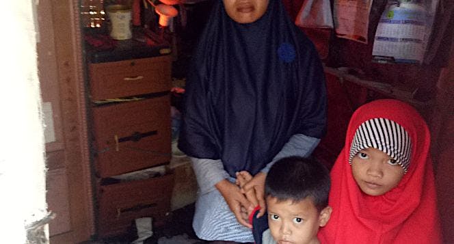 bantu membangun rumah keluarga yatim