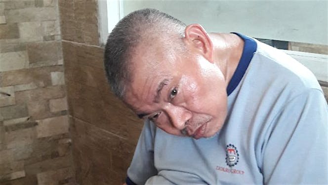 BANTU EKONOMI PAK DEDI DI USIA SENJA