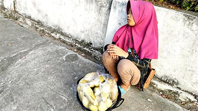 Amelia, Penjual Jagung Tulang Punggung Keluaga
