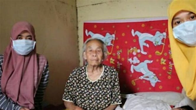 Bantu Nenek Nina dan cucunya untuk Bertahan Hidup