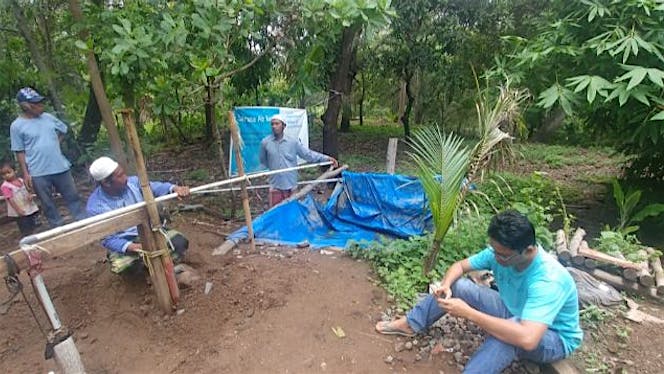 Berbagi Listrik Untuk Pompa Air di Dusun Jelantik