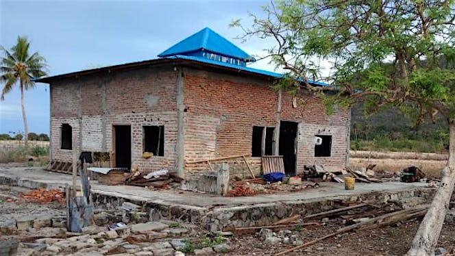 Bantu menyelesaikan Masjid Baitus Shodiq