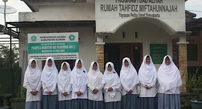 Amal Jariyah Pembangunan Masjid Pesantren