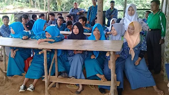 Atap untuk Pendidikan