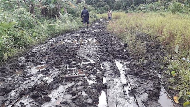 Bantu Ustadz Bayu Mengajar Di Pedalaman Mentawai