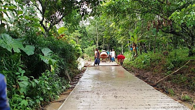 Pembangunan Jalan di Desa Majau, Pandeglang-BANTEN