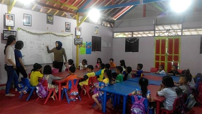 Bantu pendidikan anak kurang mampu yuk!