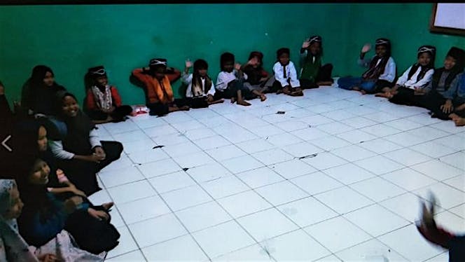 Bantu Anak-anak Yatim Piatu